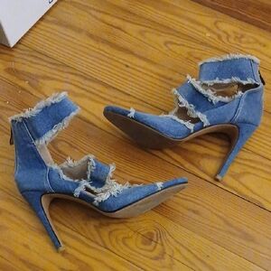 *Stylish Blue Denim Heels